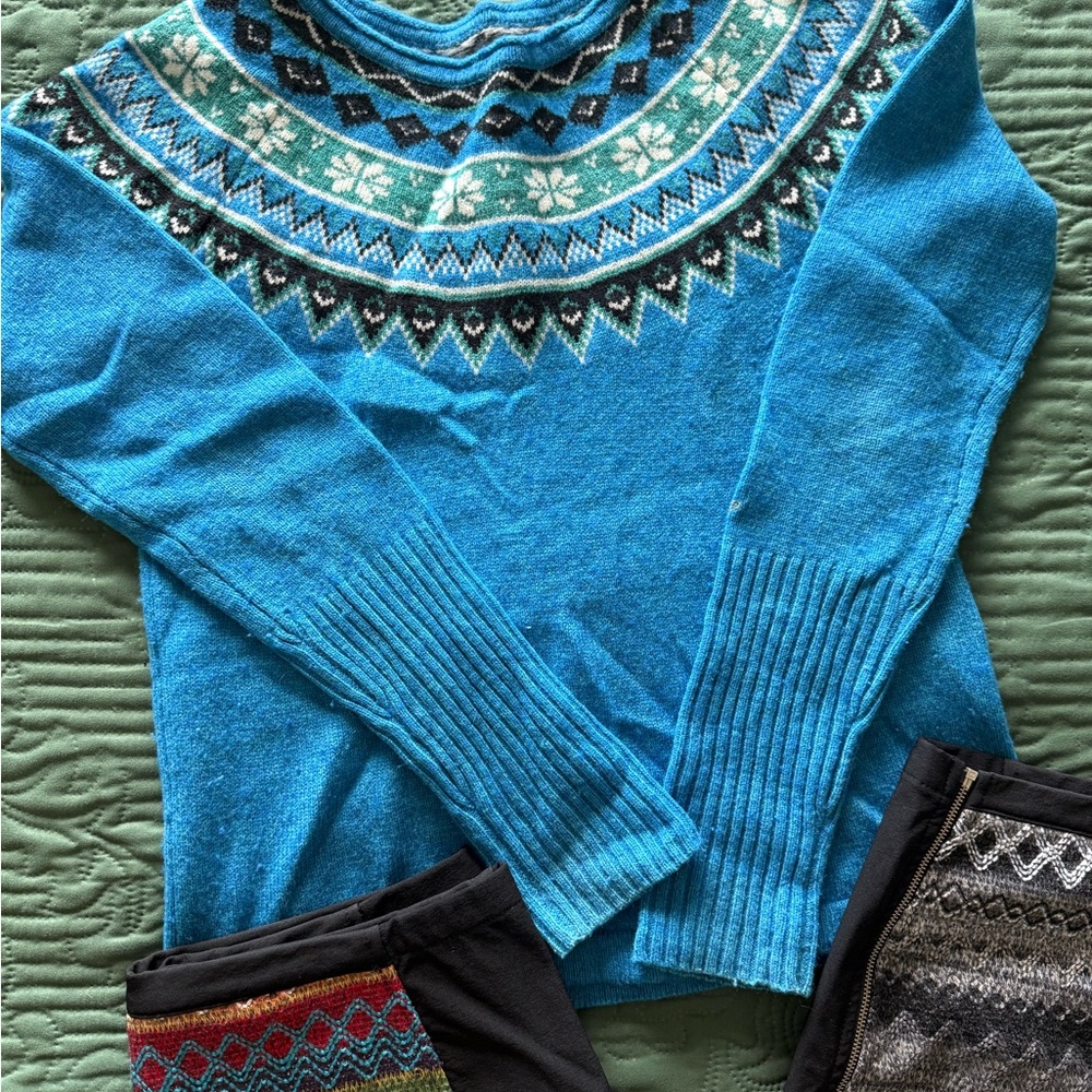 Skhoop Sweater AND Skirts (2) - Women’s Small